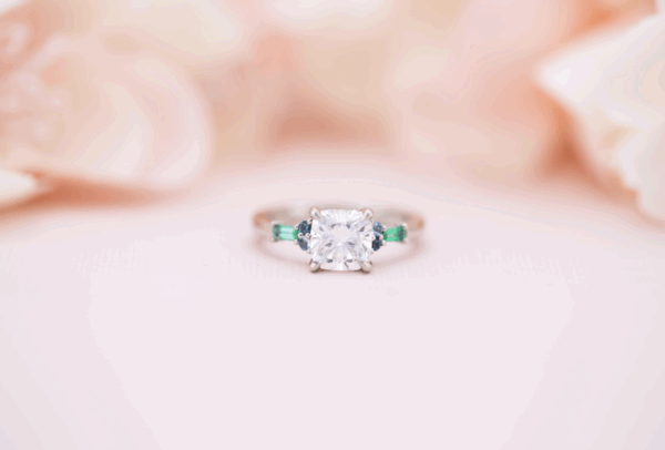 IGI 1.26 Carat E VS2 Cushion Lab Grown Ring - Image 8